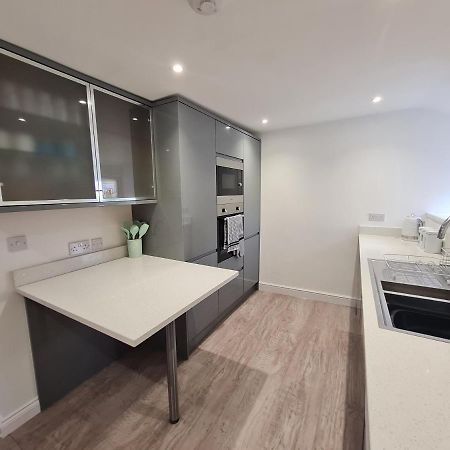 Perfect Location 3 Bed Serviced Apartment With Bike Storage For Bpw. Close To Brecon Beacons Merthyr Tydfil Luaran gambar