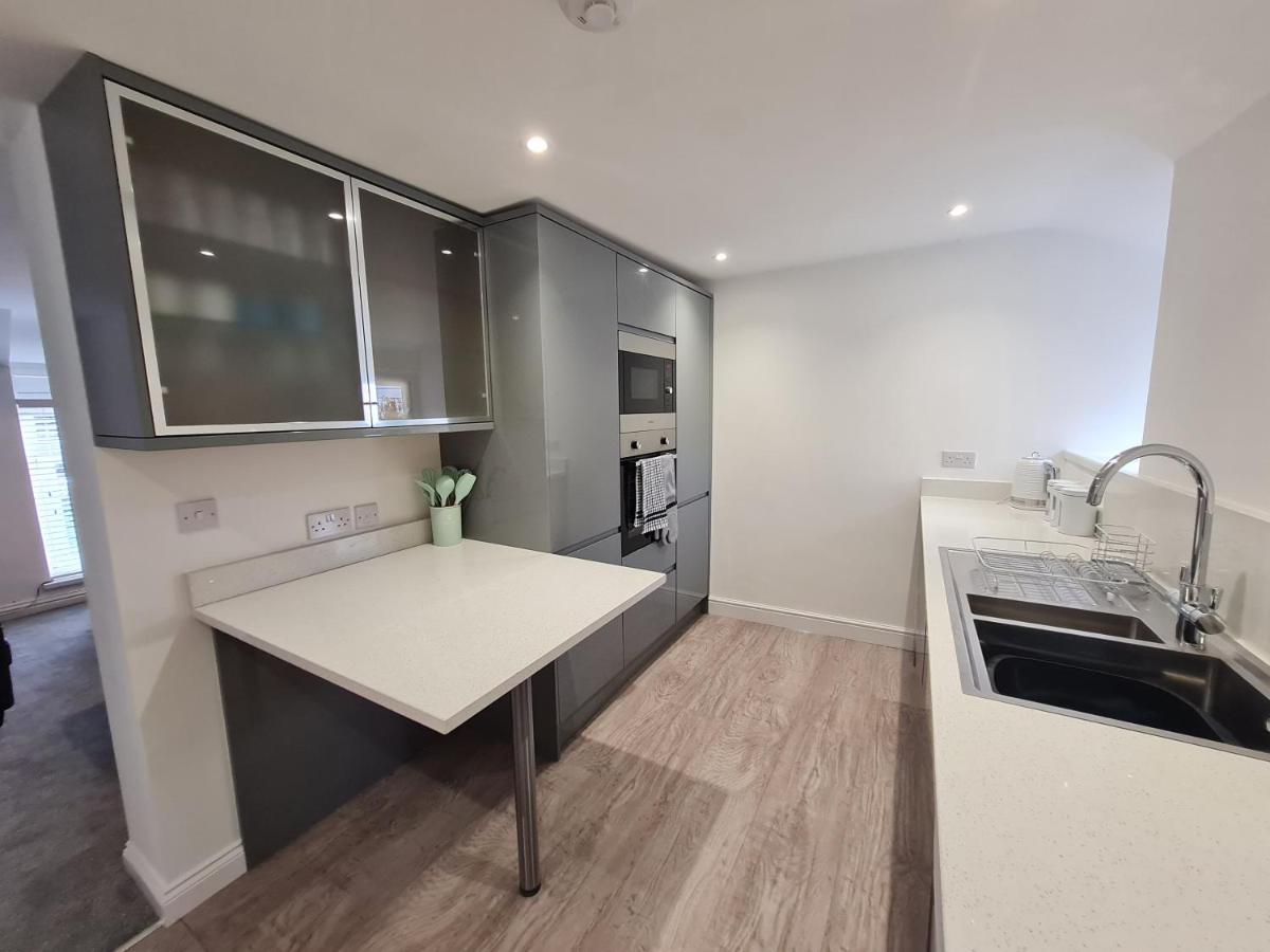 Perfect Location 3 Bed Serviced Apartment With Bike Storage For Bpw. Close To Brecon Beacons Merthyr Tydfil Luaran gambar