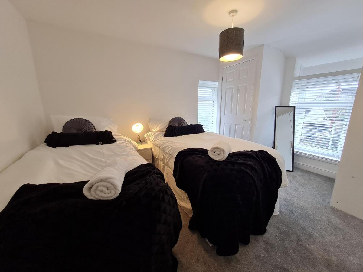 Perfect Location 3 Bed Serviced Apartment With Bike Storage For Bpw. Close To Brecon Beacons Merthyr Tydfil Luaran gambar